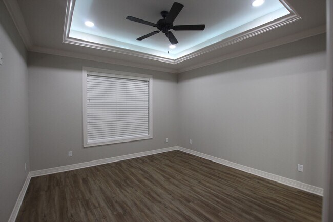 Building Photo - Stunning 3 bedroom 2 bath rental in Whitehouse! – A Must-See!
