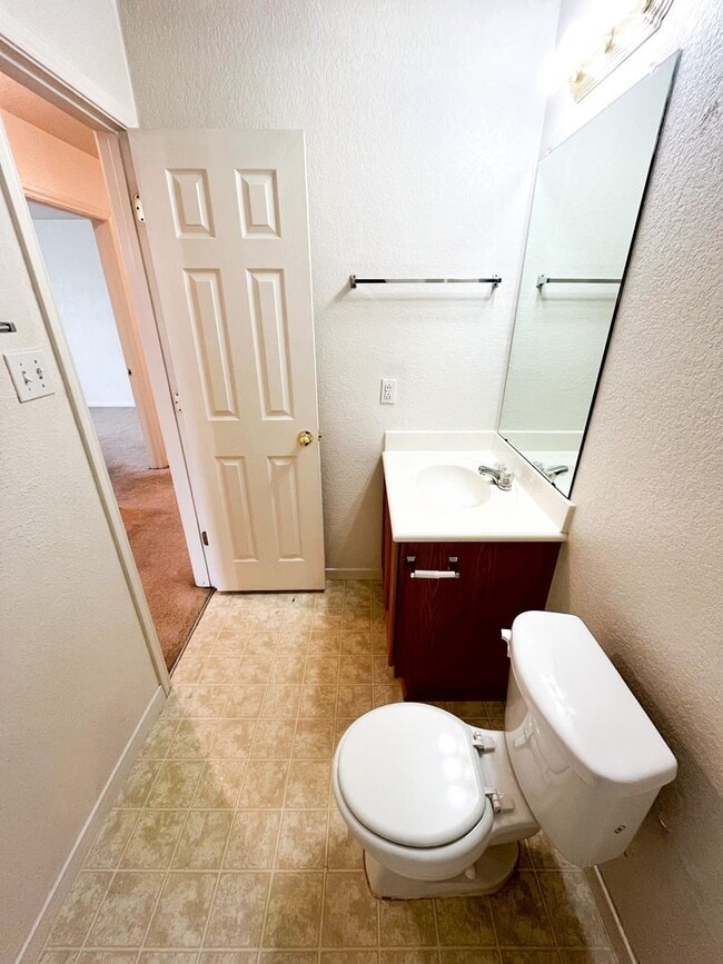 Building Photo - 312 Cedar Ridge Dr