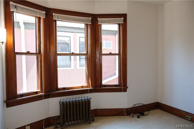 Building Photo - 753 Lafayette Ave