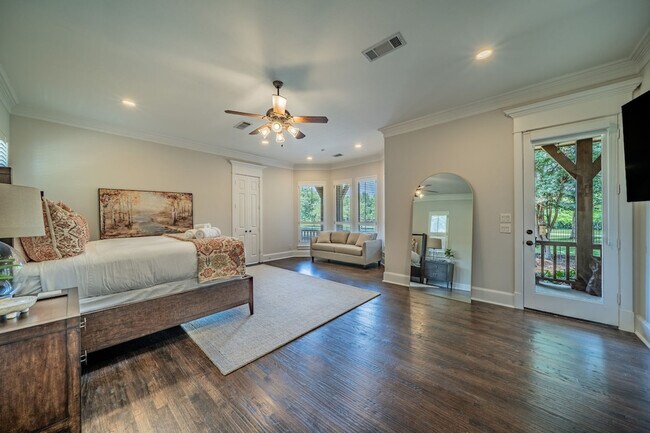 Building Photo - 11501 Custer Trail