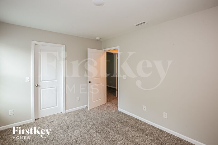 Building Photo - 244 Aershire Ct