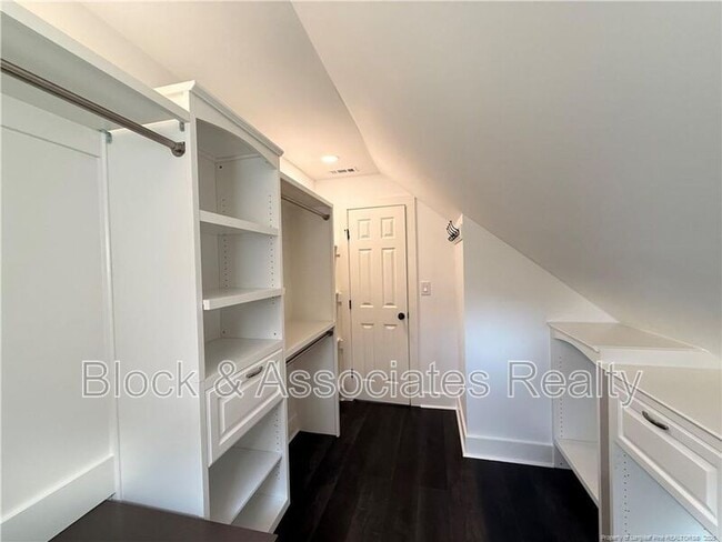 Building Photo - 1610 N Stonegate Dr