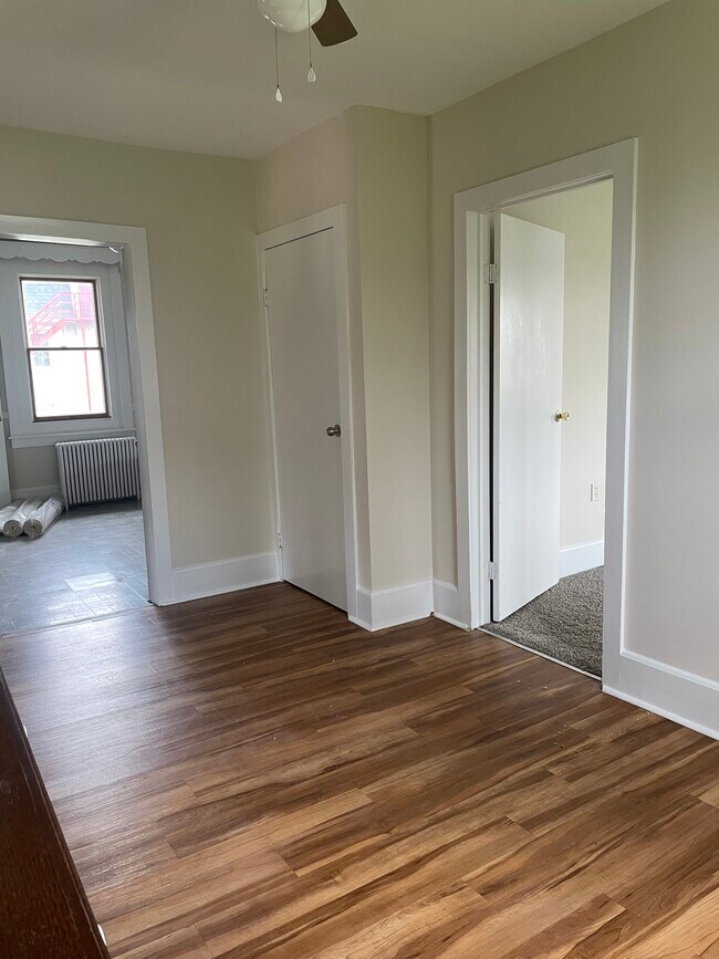 Dinning room - 1519 W Main St