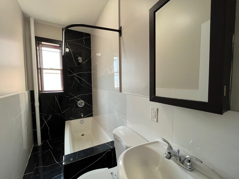 Building Photo - 104 Belmont Ave