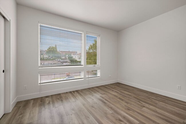 Building Photo - New Construction DownTown Tacoma - Great CityScape Views! One month free rent credit with 12 mont...