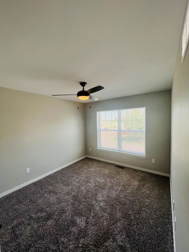 Building Photo - 1105 Ivy Ln