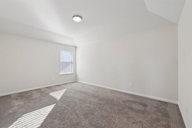 Building Photo - 308 Castlefields St