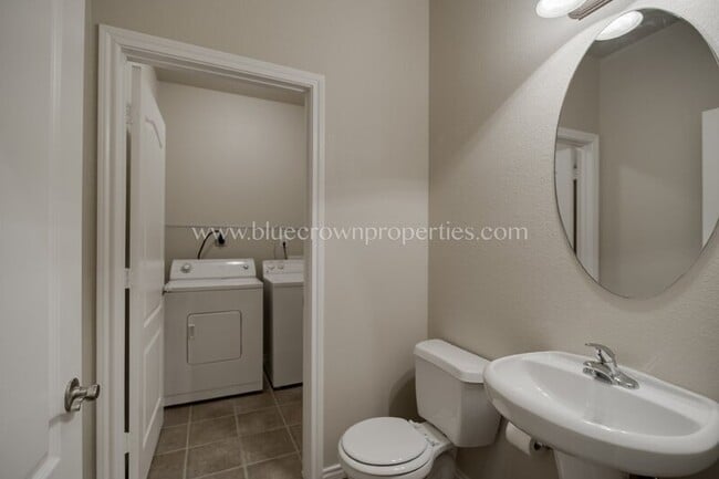 Building Photo - 706 Parkplace Ridge