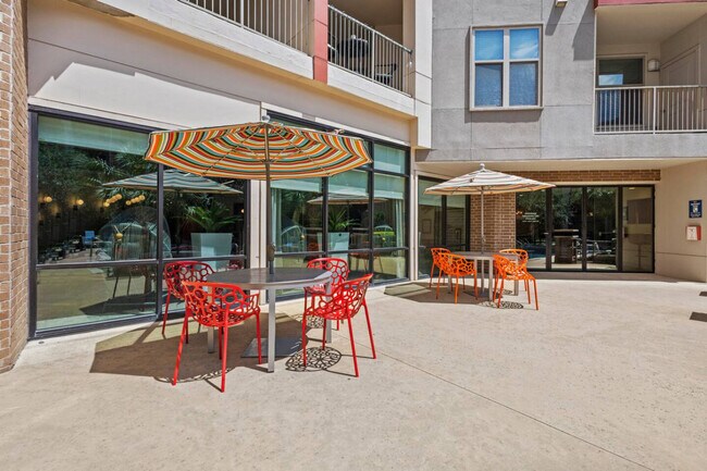 Building Photo - 10550 N Central Expy