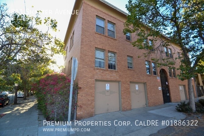 Building Photo - 3811 Shafter Ave