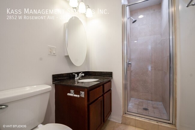 Building Photo - 2852 W Rosemont Ave