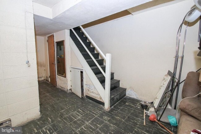 Building Photo - 2734 W Country Club Rd
