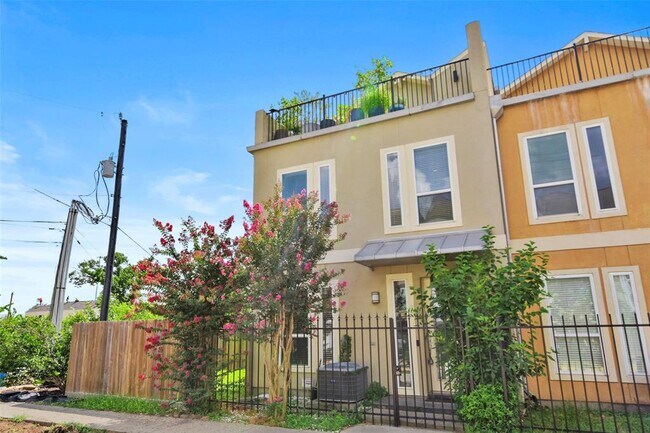 Building Photo - 1638 Cohn St