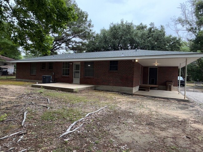 Building Photo - 2508 W Daniels Rd
