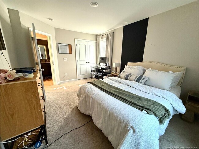 Building Photo - 2150 Stonewash Dr