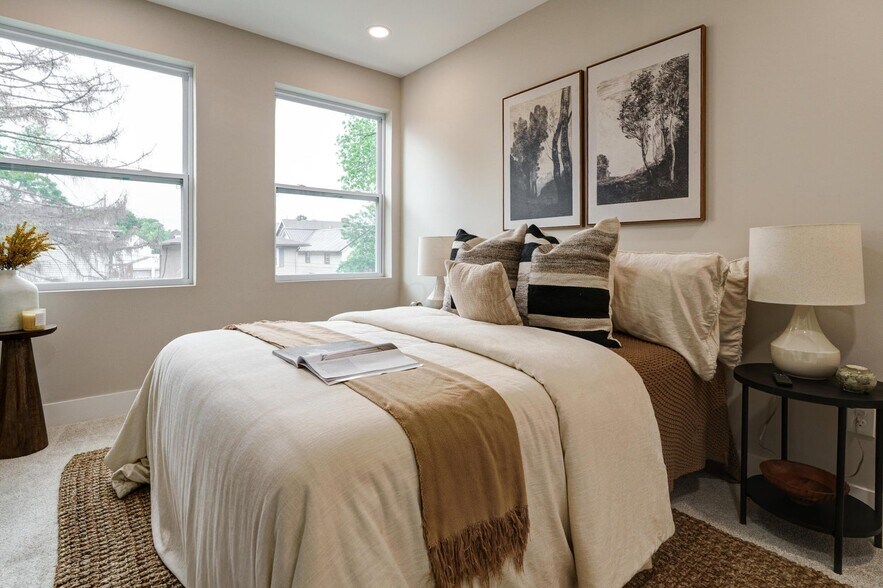 Building Photo - 2589 Dayton Ave