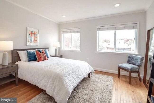 Building Photo - 1612 5th St NW