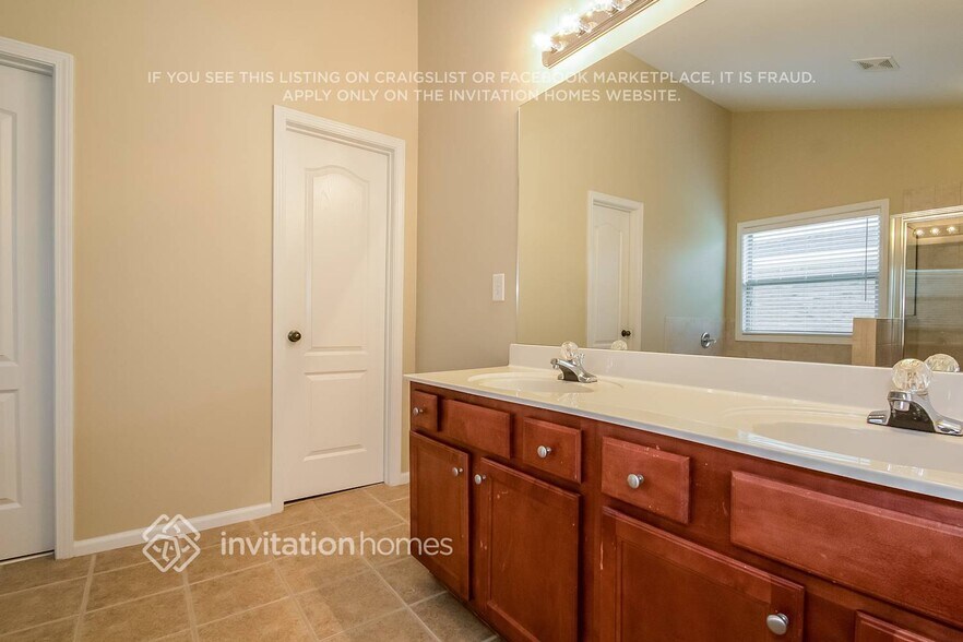 Building Photo - 3602 Huddlestone Ln NE