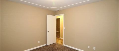 Building Photo - 850 Spaniel Dr