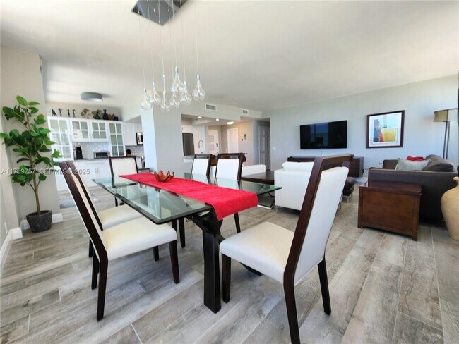 Building Photo - 3505 S Ocean Dr