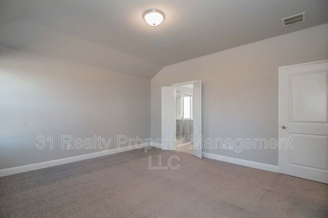 Building Photo - 1810 Quail Hollow