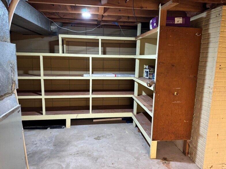 Building Photo - 413 30th Ave W
