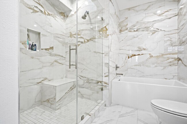 Building Photo - 10627 Ashton Ave