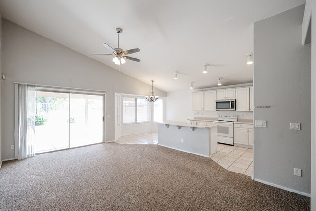 Building Photo - 14707 W Lupine Ln