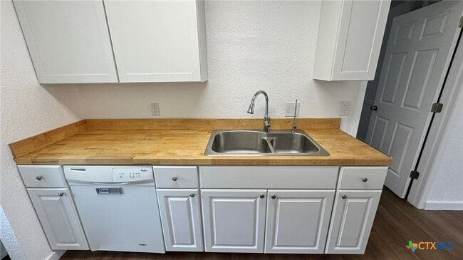 Building Photo - 2207 Purser Dr