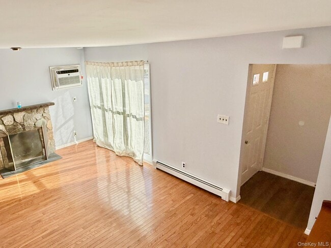 Building Photo - 10 Revere Rd