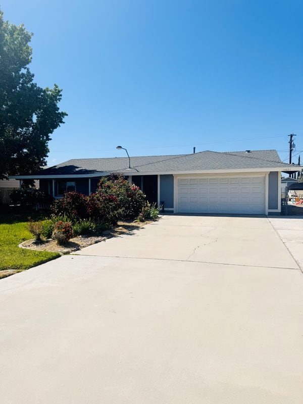Primary Photo - 14821 Gravilla Rd