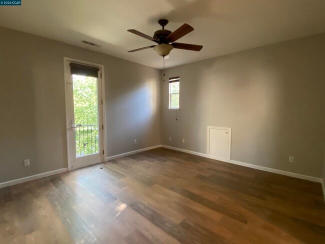 Building Photo - 2409 Maidenhair Way