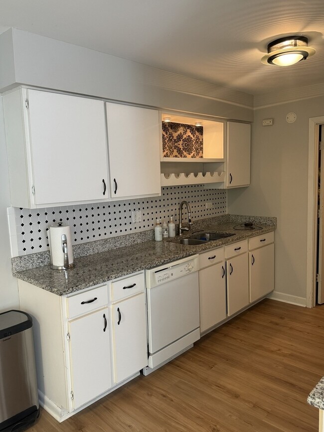 Building Photo - 1326 Barclay Ln