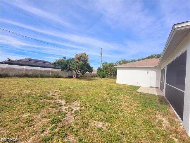 Building Photo - 4102 SW 14th Ave