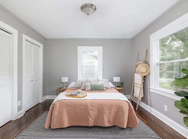 Building Photo - Vintage Charm, Modern Comfort & a Fully Fenced Backyard in Madison