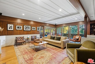 Building Photo - 2049 Oakstone Way