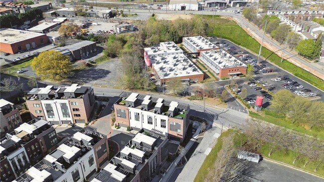 Building Photo - 1207 Chelsea Cir NW