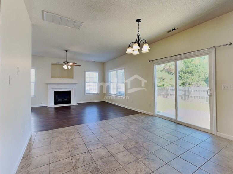 Building Photo - 3605 Enduring Freedom Dr