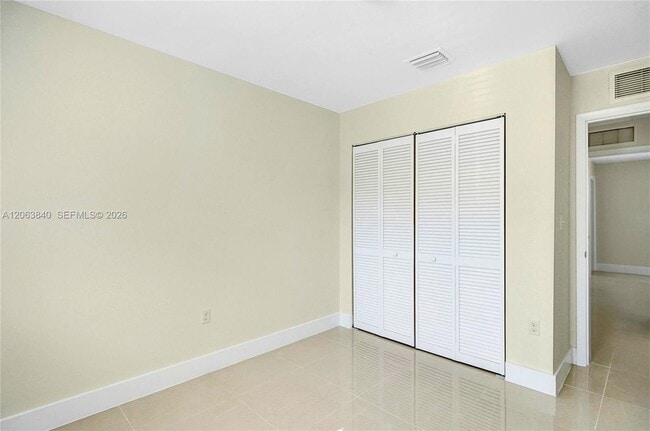 Building Photo - 4643 NW 15th Ct