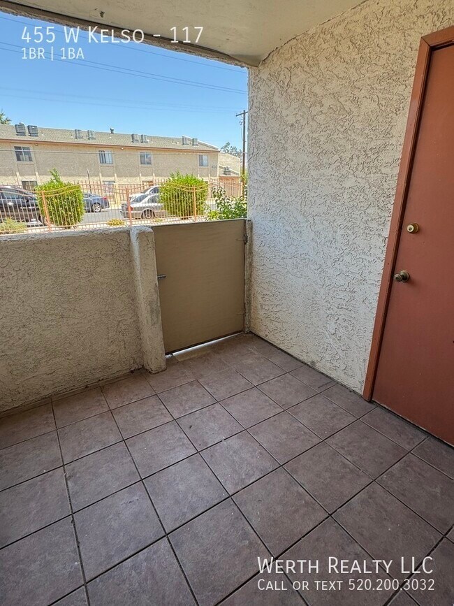 Building Photo - 455 W Kelso-117