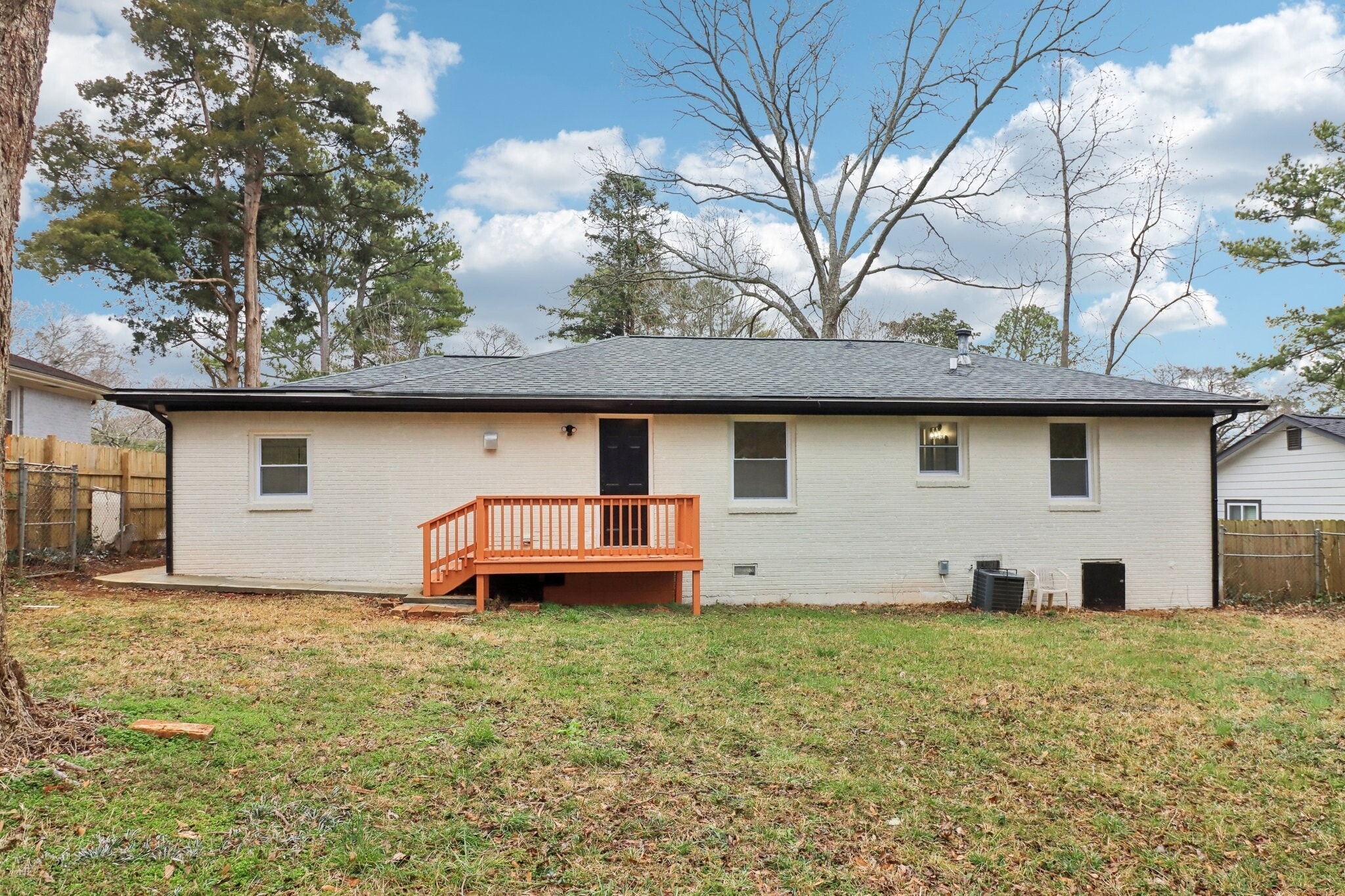 Building Photo - 3159 Bobolink Dr