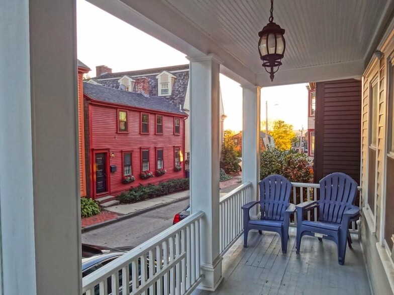 Building Photo - 46 William St