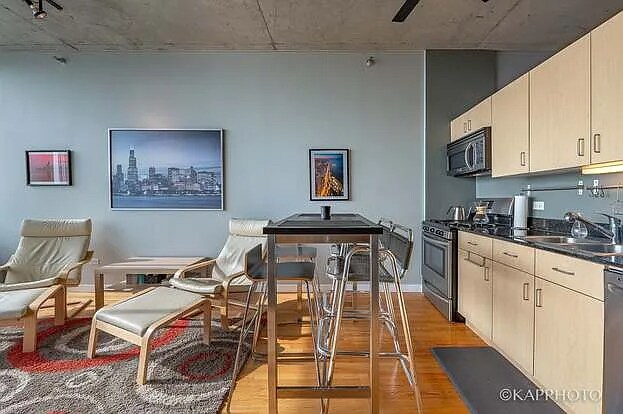 Building Photo - 1720 S Michigan Ave