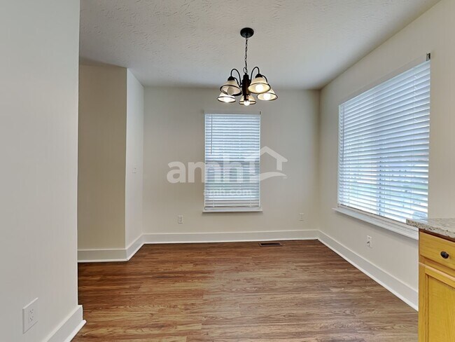 Building Photo - 1215 Brookstone Dr