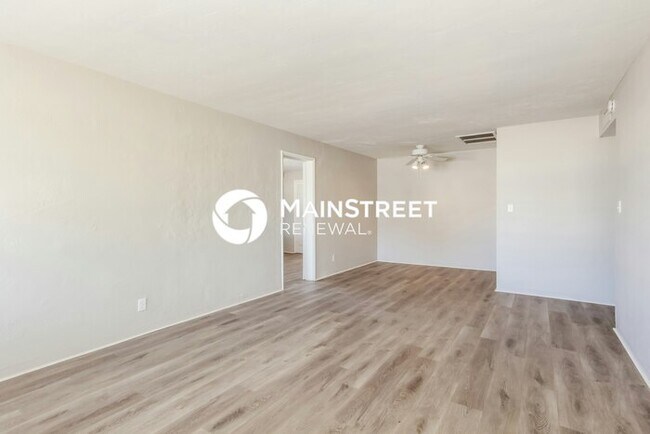 Building Photo - 3 Bedroom Pet-Friendly Home in TUCSON, AZ with Main Street Renewal