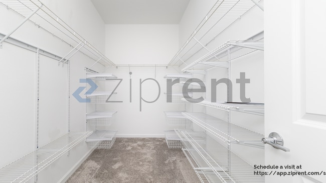 Building Photo - 2898 Armstrong Ave