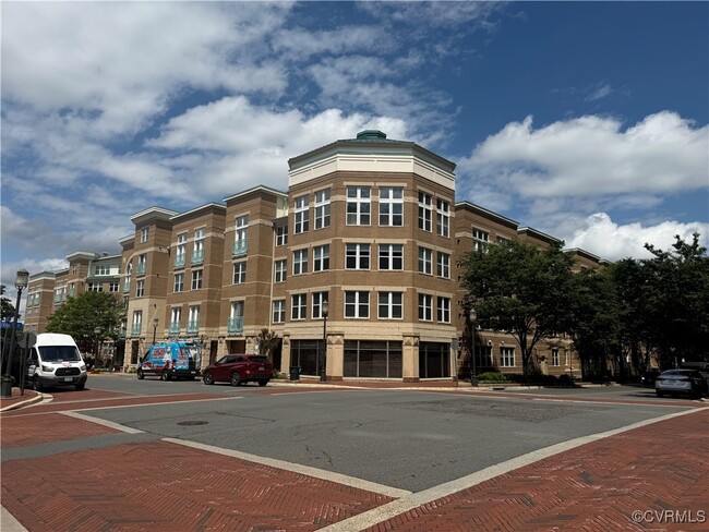 Primary Photo - 12000 Market St