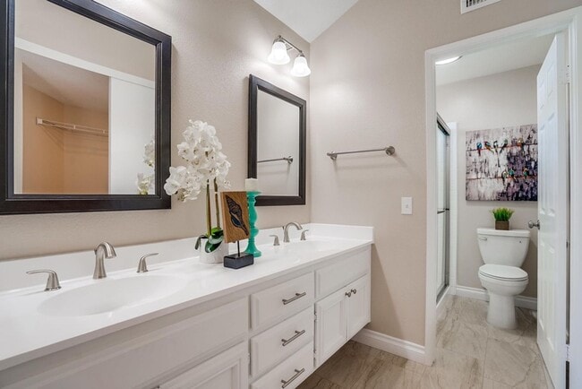 Building Photo - Your Dream Home Awaits on a Peaceful Cul-de-Sac!