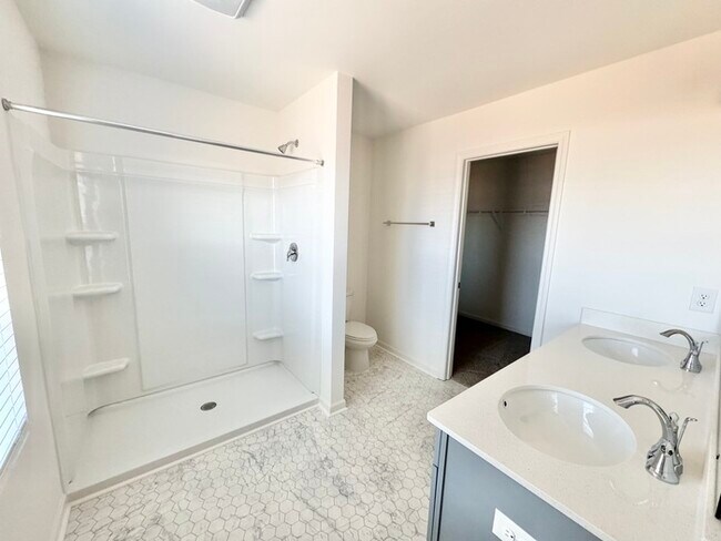 Building Photo - 4 br 2.5 ba with 2 car garage new construction