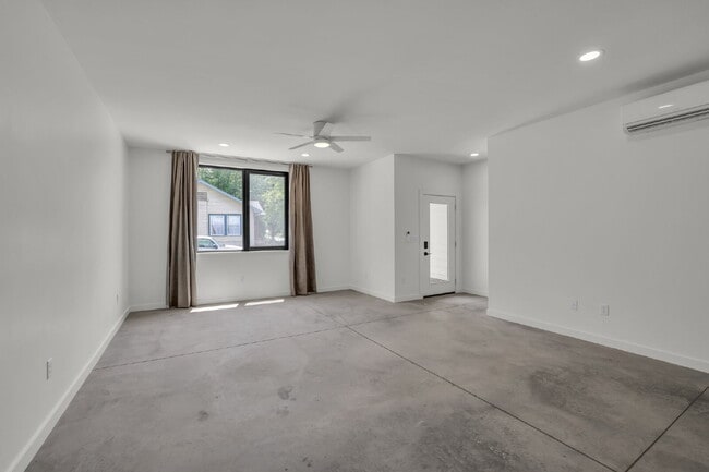 Building Photo - Brand-New Townhome Just Minutes from Downt...